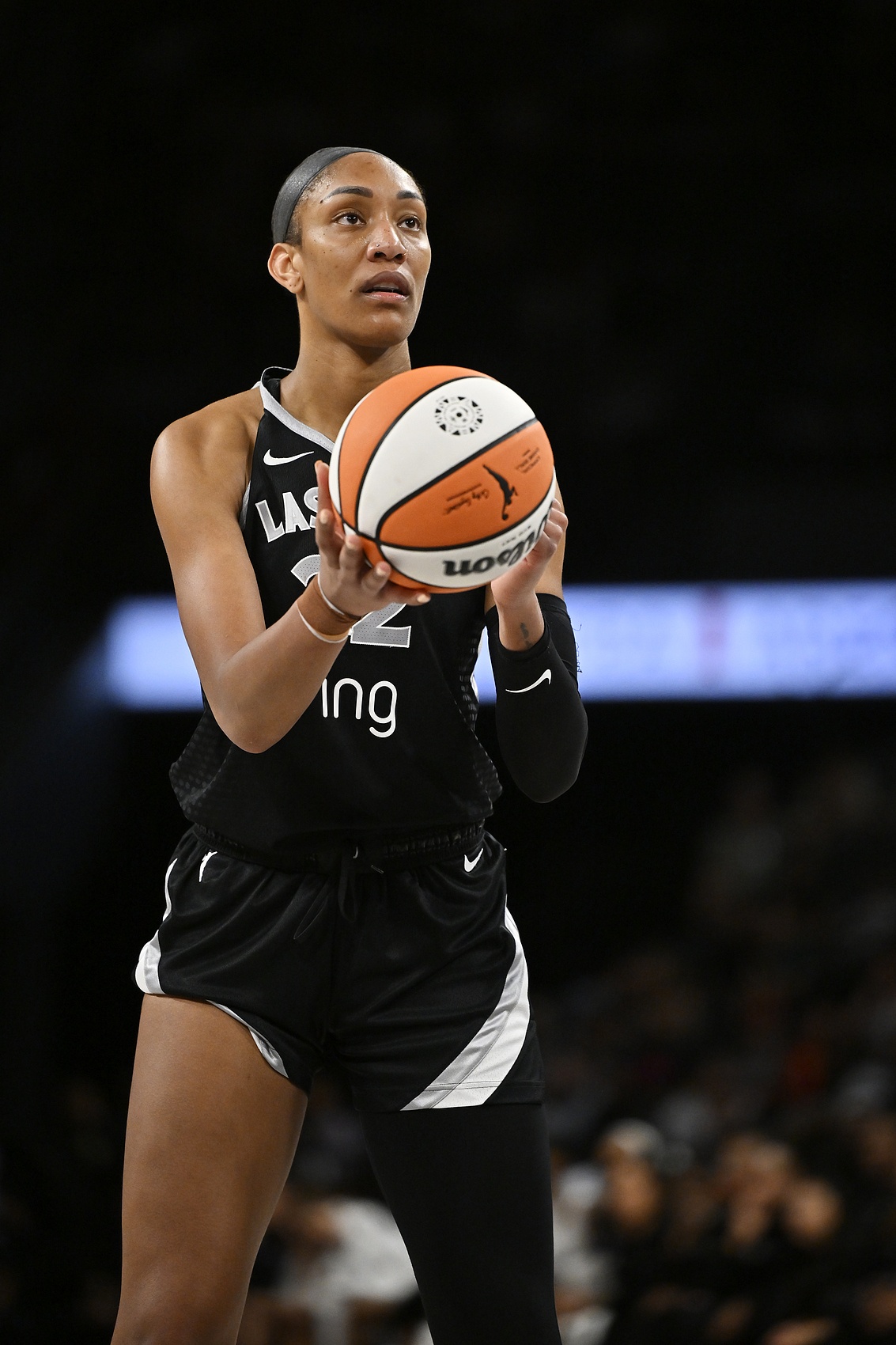 🔥阿贾16中12爆砍34分16板0失误💘生涯27次30+逼平男友热巴