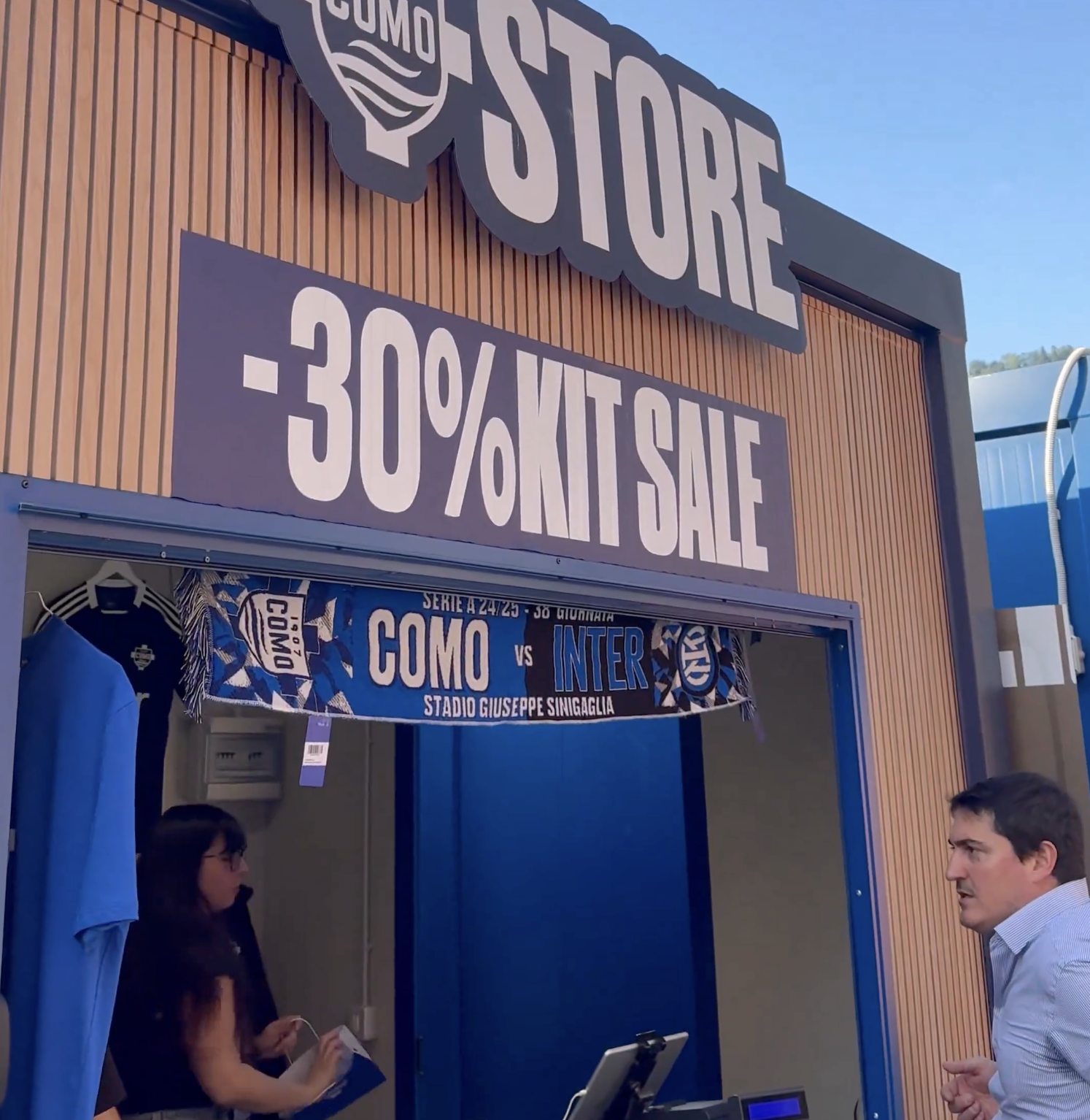 🚨大减价了！意甲争冠大战前夕，科莫球衣降至7折出售