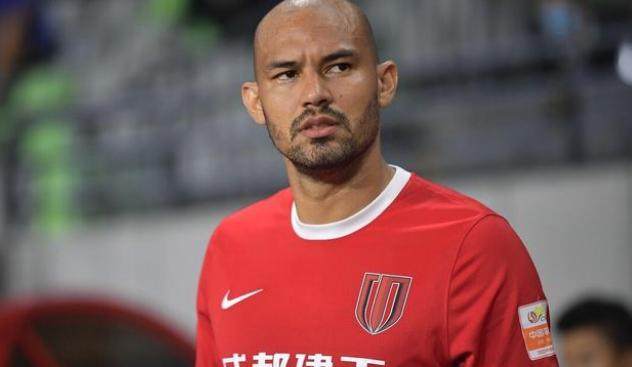 8868体育手机版-连续3轮破门！巴西锋霸强势回勇 率蓉城11轮不败